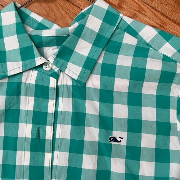 Vineyard Vines Button Up Shirt in Excellent Used Condition (Green White) - Picture 3 of 4